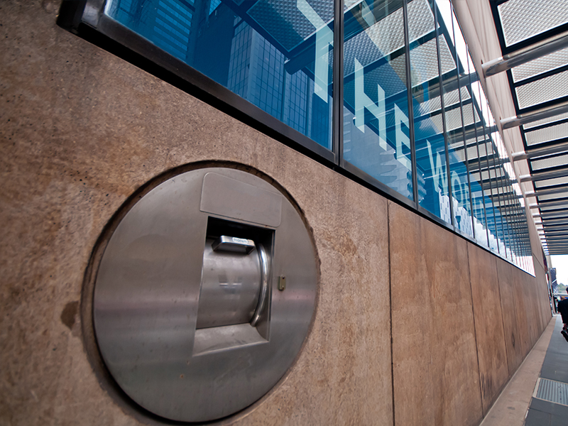 banks with safe deposit box near me